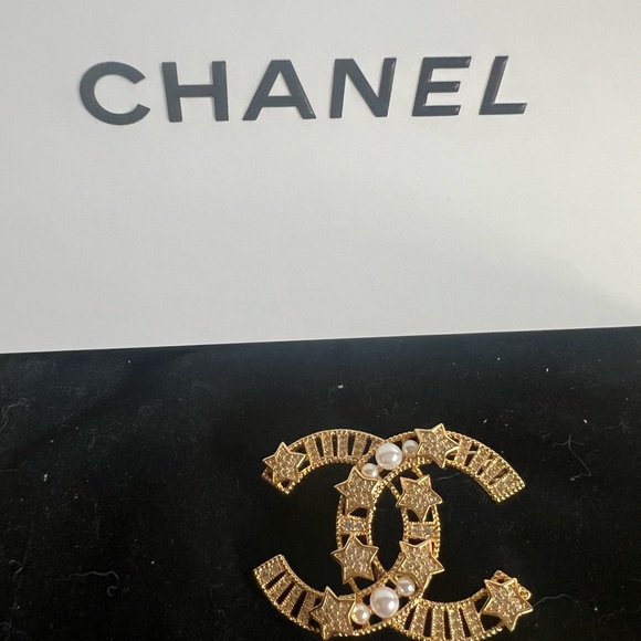Vtg Chanel pin circa 1990s comet Vestiaire collection⭐️ - Picture 10 of 11